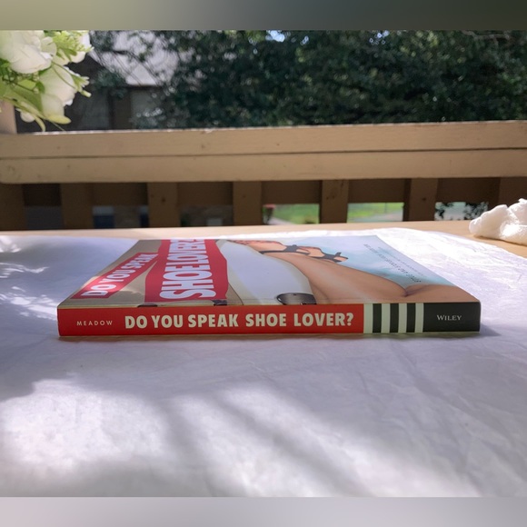 New DO YOU SPEAK SHOE LOVER BOOK - Picture 3 of 10